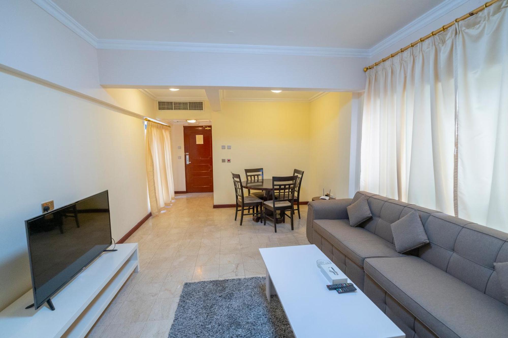 Majestic Hotel Manama Exterior photo