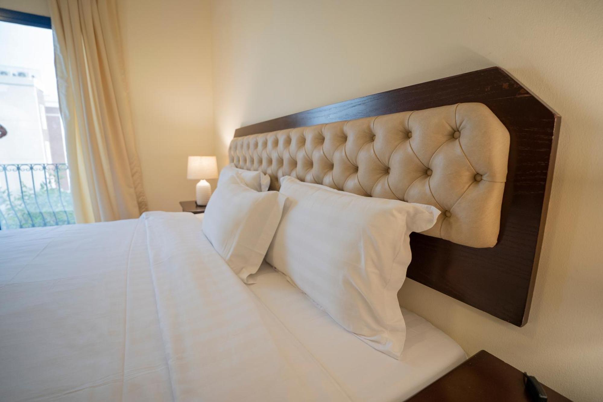 Majestic Hotel Manama Exterior photo