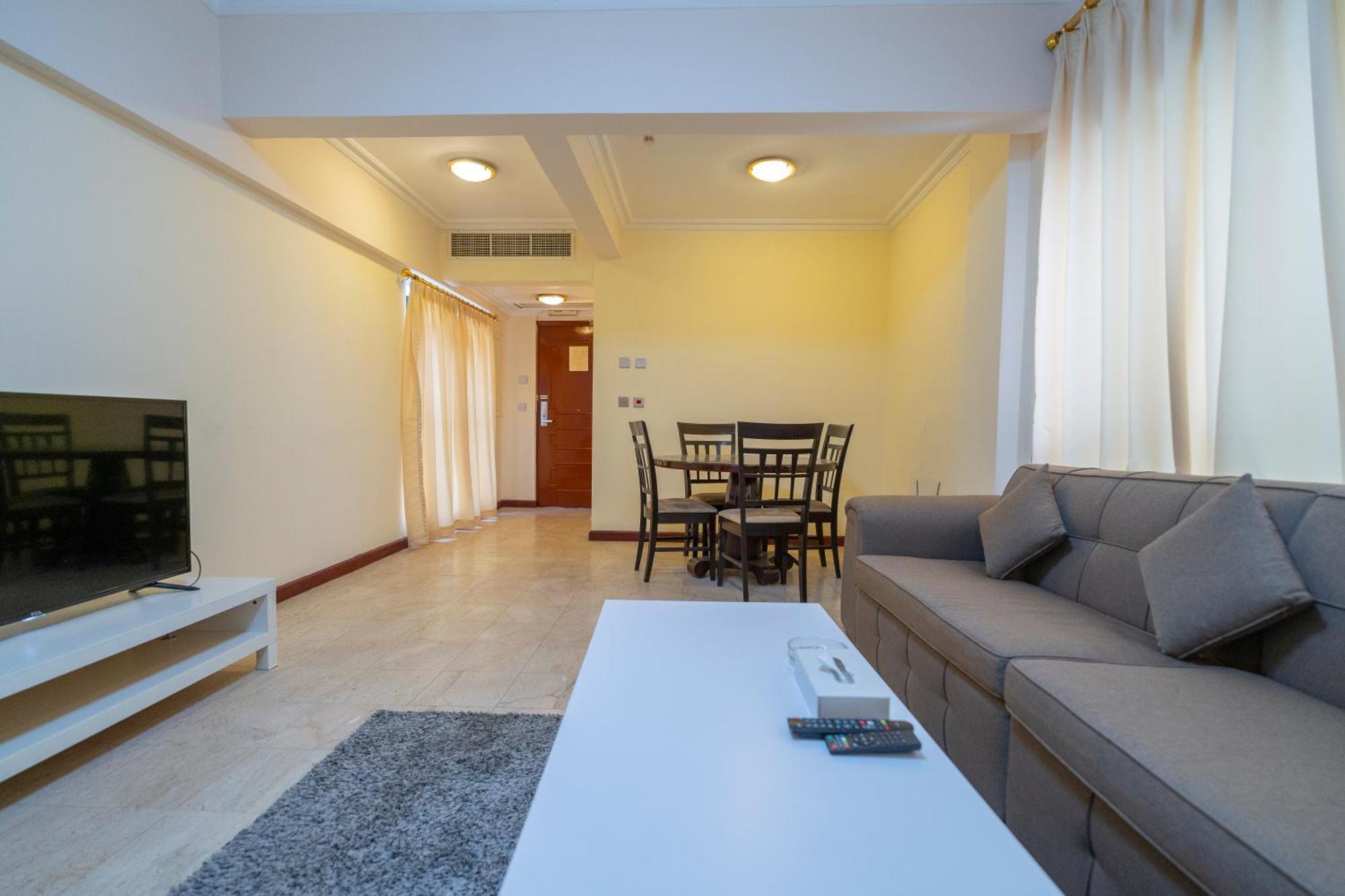Majestic Hotel Manama Exterior photo